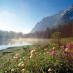 فندق Krosbacher Hof 3*