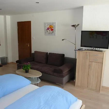 Готель Krosbacher Hof