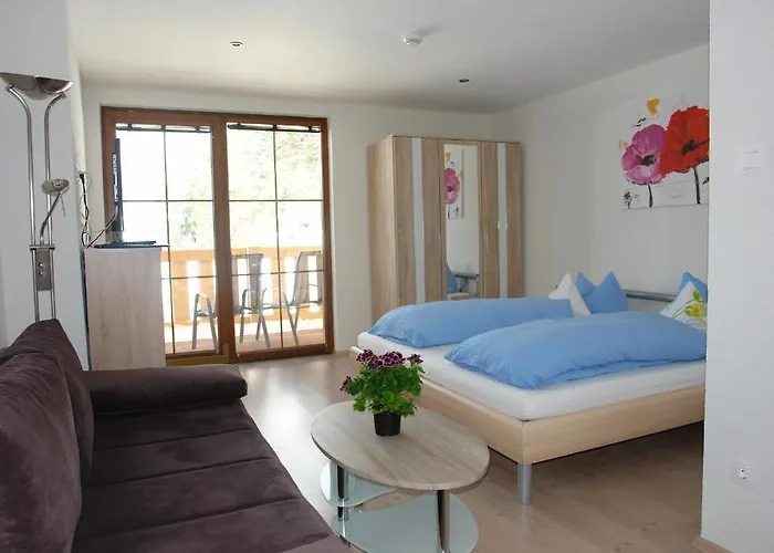 מלון Krosbacher Hof 3*